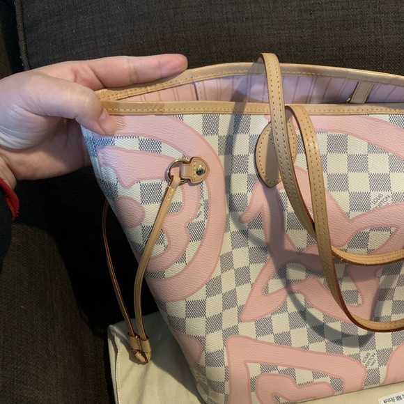 LV Tahitienne Neverfull - Picture 3 of 16